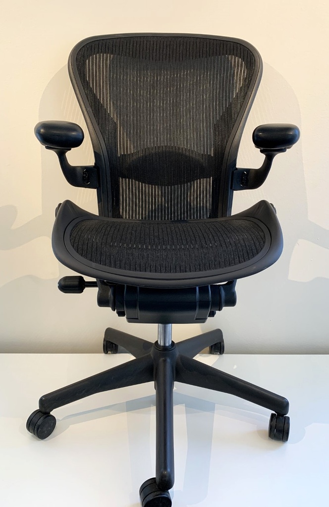 Aeron w/ Lumbar, 2-way Adjustable Arms & Forward Tilt