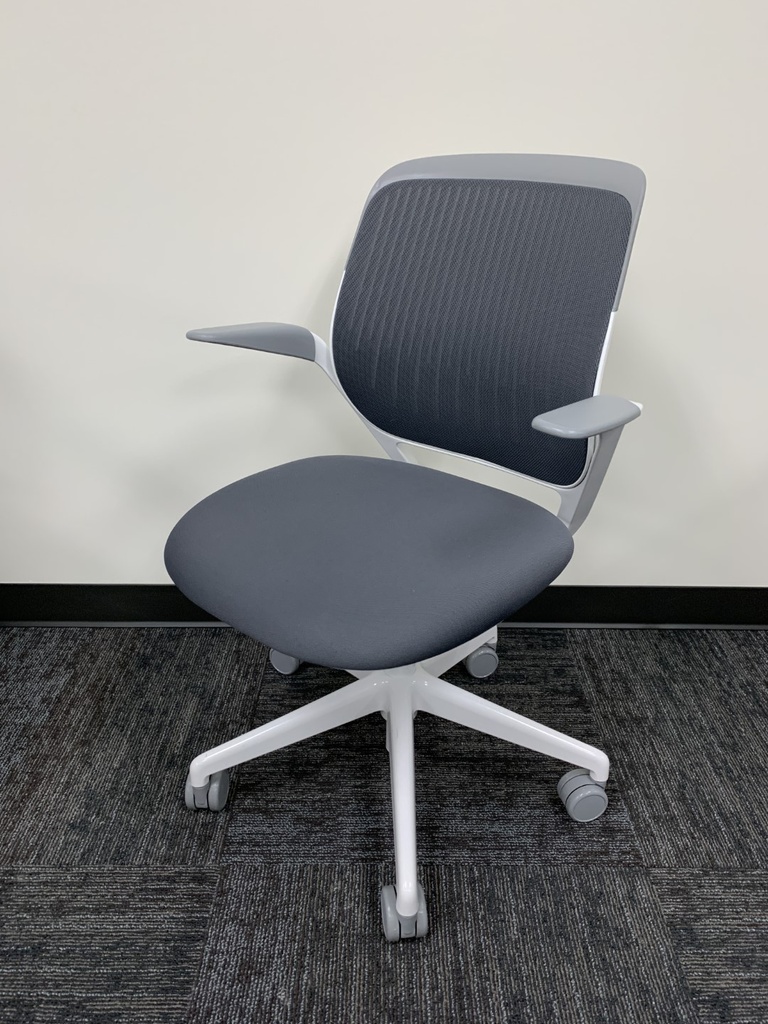 Pre-Owned Steelcase Cobi Chair Gray
