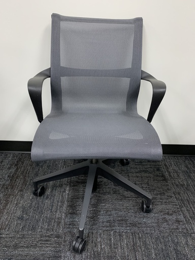 Pre-Owned Herman Miller Setu Chair